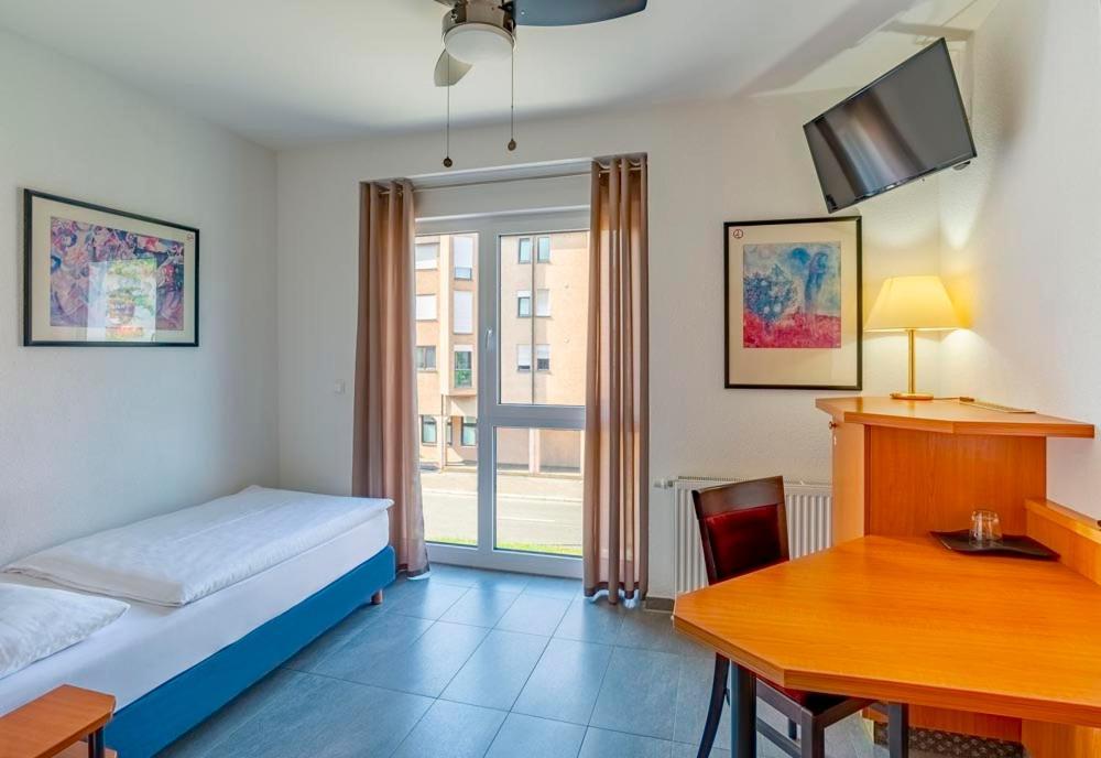Heilbronner Hotel Am Schoenen Theater ภายนอก รูปภาพ