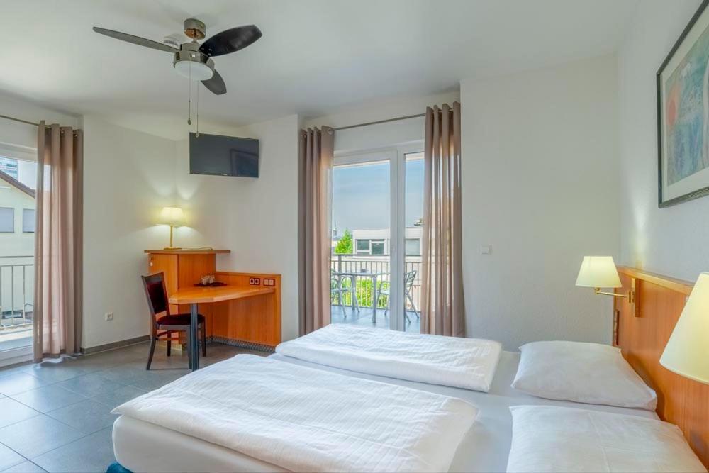 Heilbronner Hotel Am Schoenen Theater ภายนอก รูปภาพ