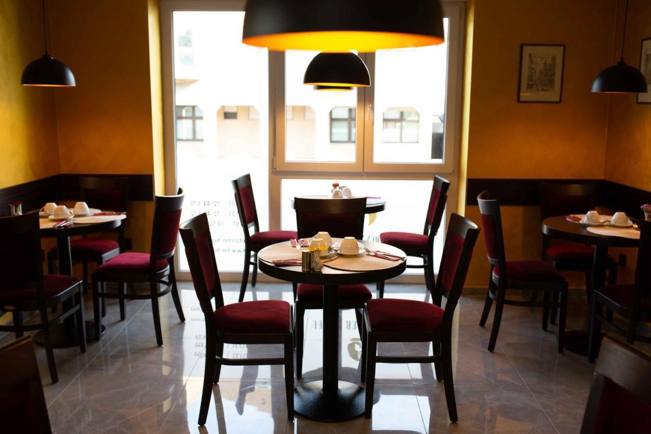 Heilbronner Hotel Am Schoenen Theater ภายนอก รูปภาพ